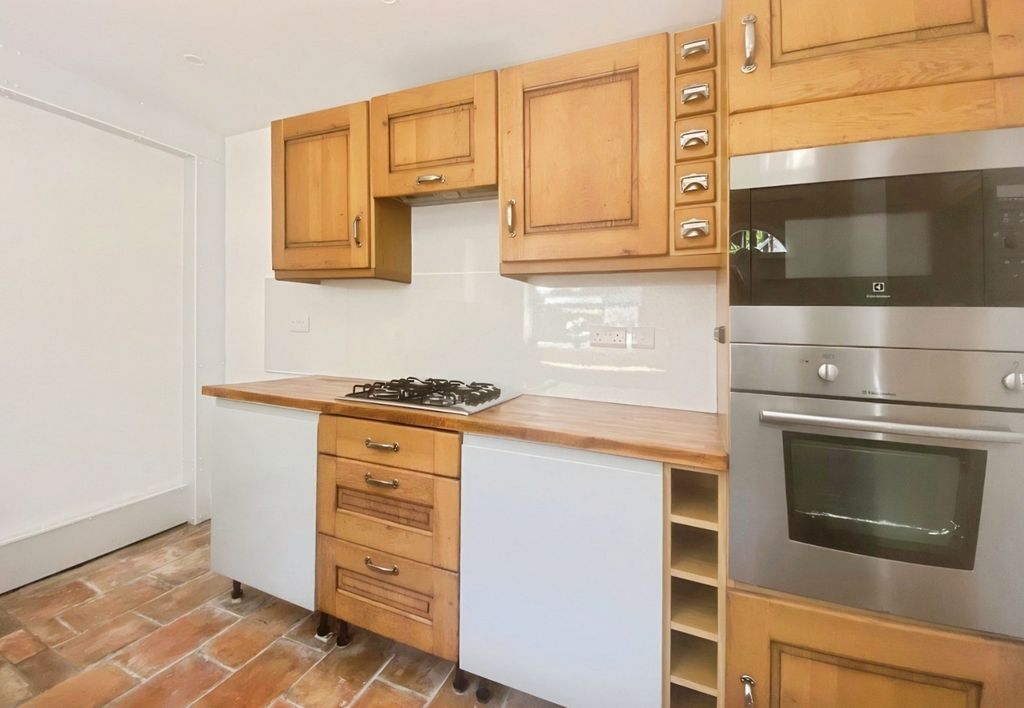 Property photo 3 of 14 5247882