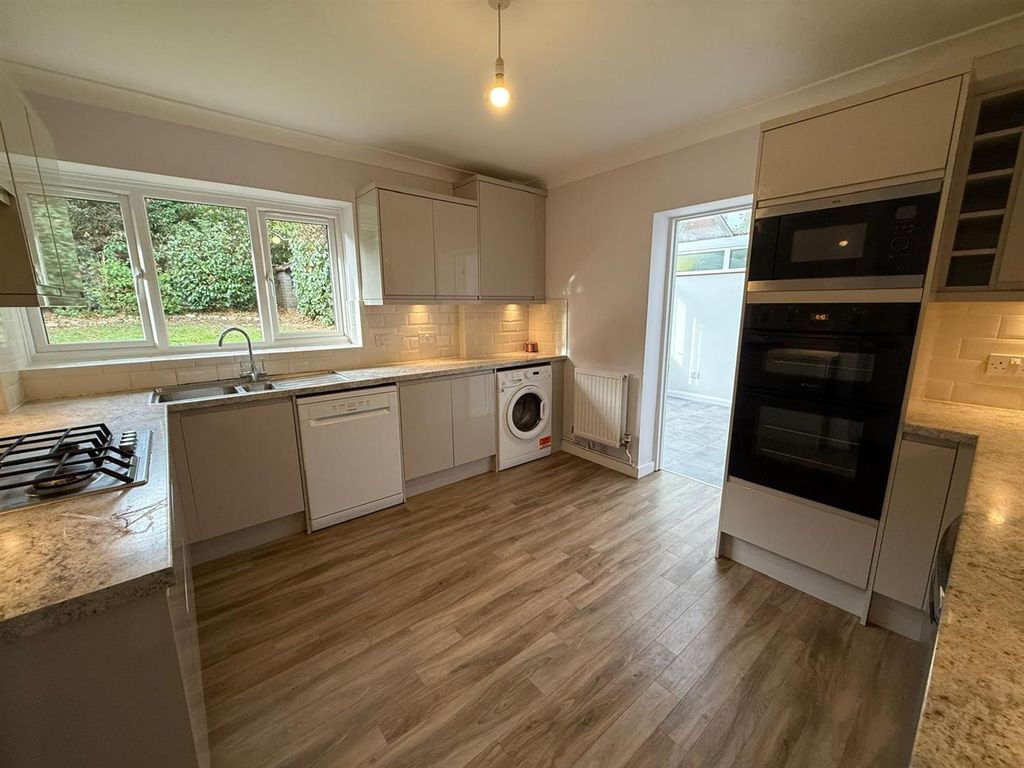 Property photo 3 of 19 B4.Jpg