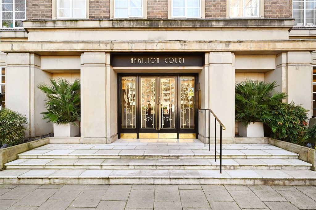 Property photo 2 of 12 Exterior