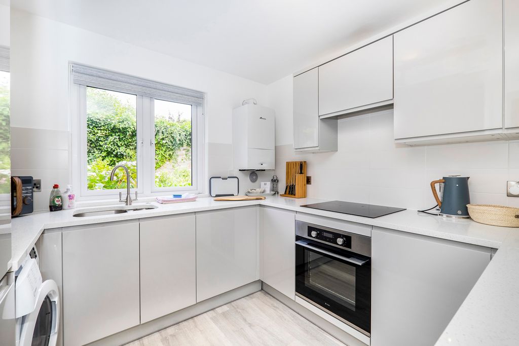 Property photo 2 of 20 Pbox-Img.Jpg