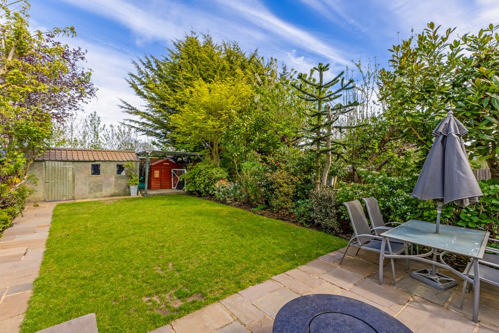 Property photo 3 of 20