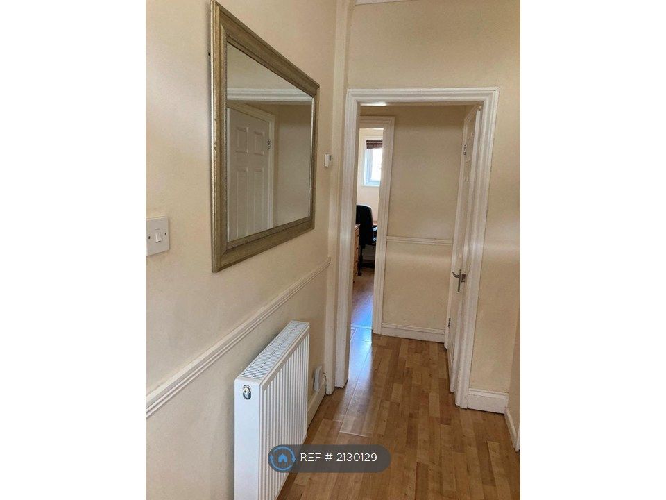 Property photo 3 of 15 Entrance Hall