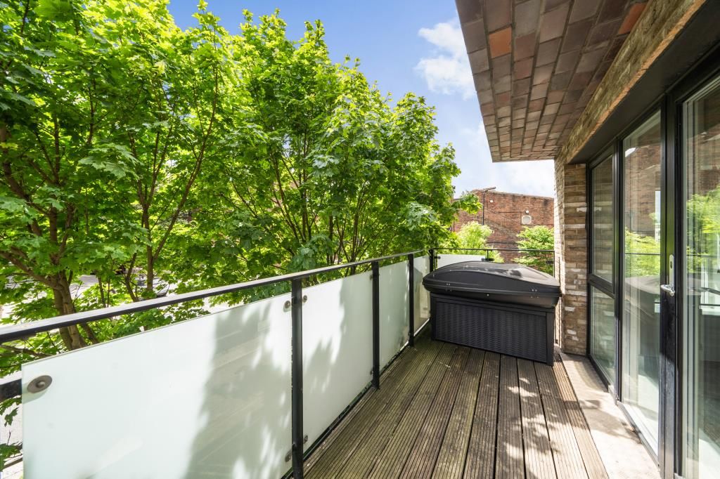 Property photo 3 of 11 Balcony