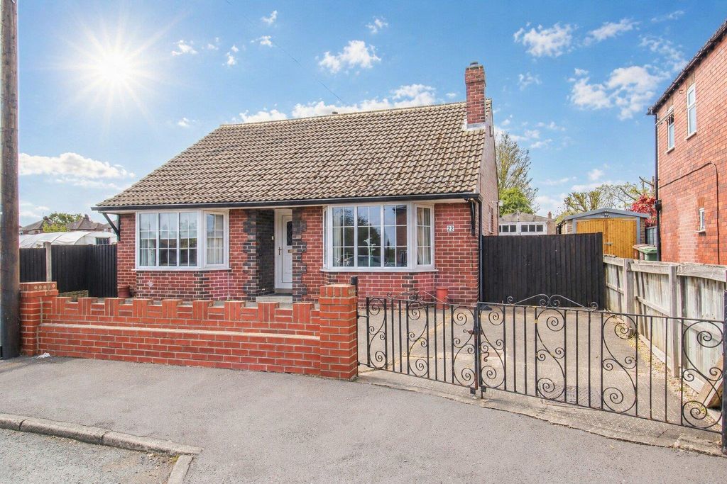 Property photo 1 of 12