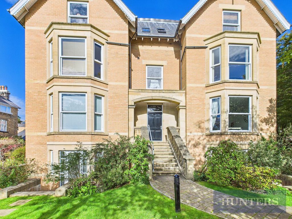 Property photo 1 of 17 Front (Exterior)