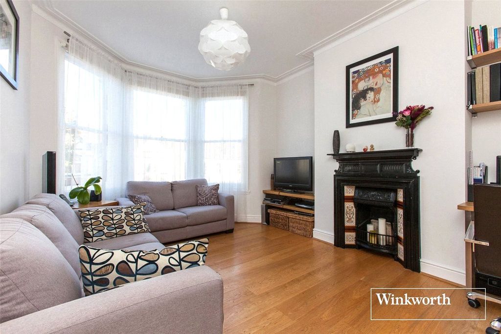 Property photo 2 of 11 Picture No. 14