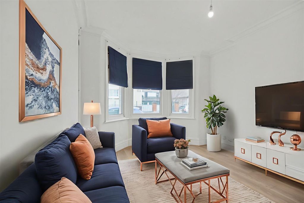 Property photo 2 of 20 Ai Lounge.Jpeg