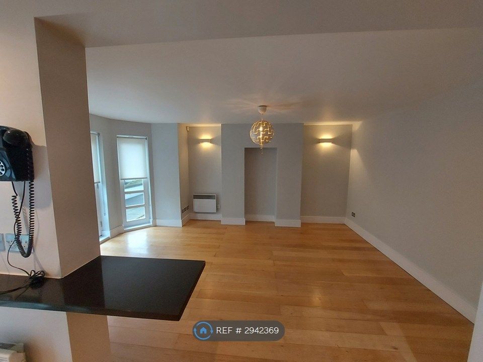Property photo 1 of 14 Lounge/Dining