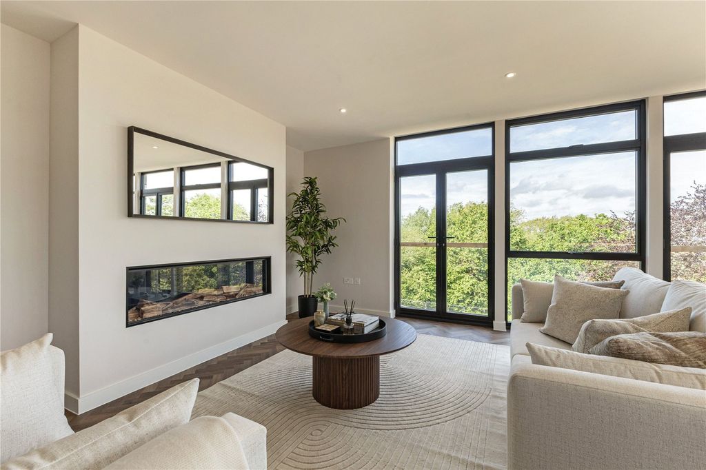 Property photo 2 of 11 Show Home