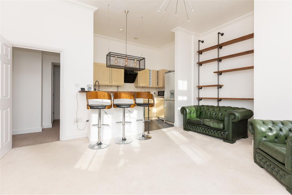 Property photo 3 of 12 106 East Wing-8.Jpg