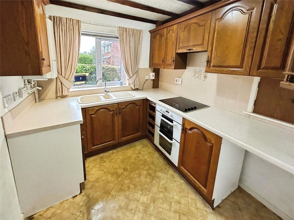 Property photo 3 of 15 Kitchen