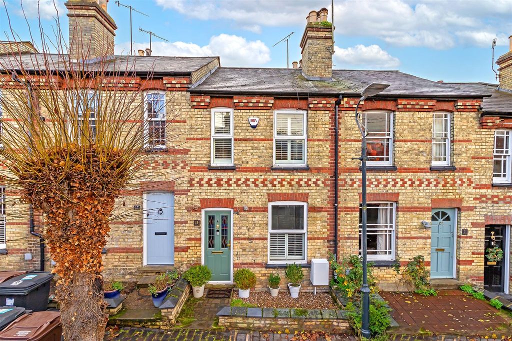 Property photo 2 of 20 19Thorntonstreet-4.Jpg