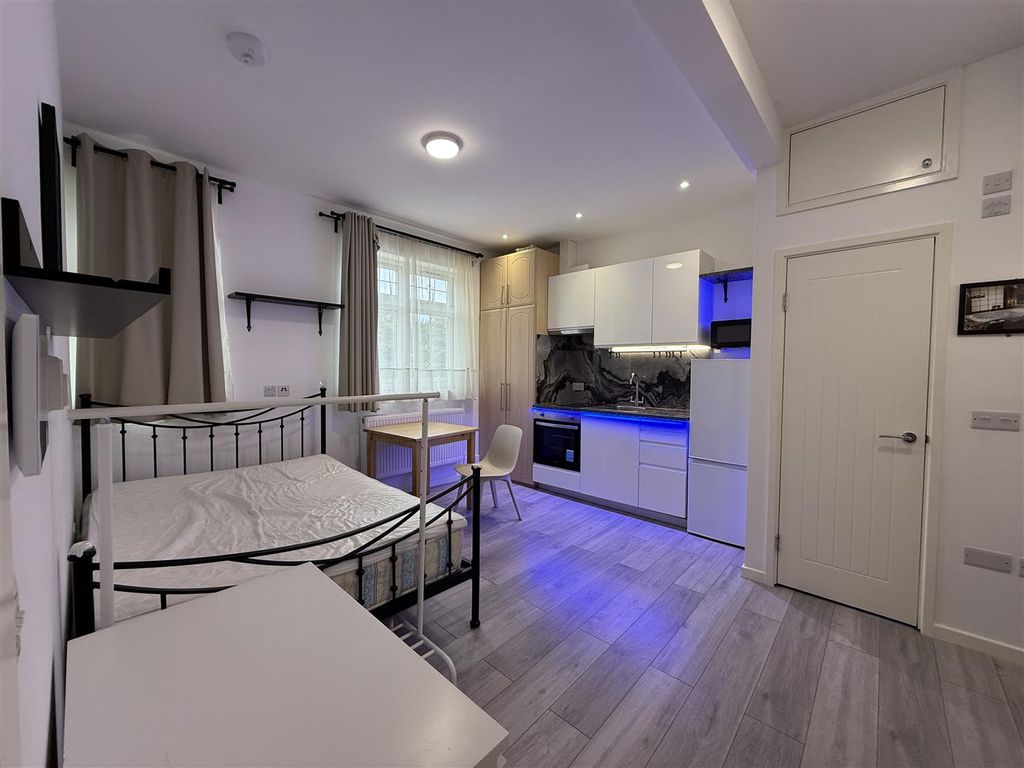 Property photo 2 of 7 Bedroom