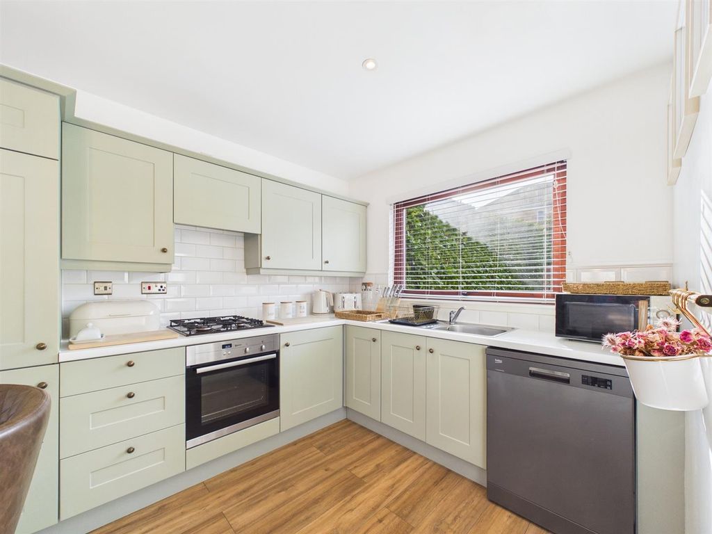 Property photo 3 of 18 Cam01486G0-Pr1016-Still007.Jpg