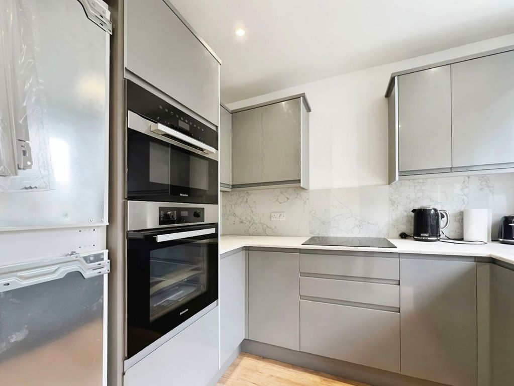Property photo 3 of 29 95B3E8A9-d5B9B839-d262-4957-9121-922Cf148d0Bb.Jpg
