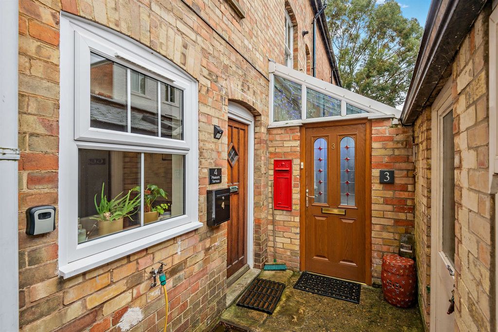 Property photo 3 of 15