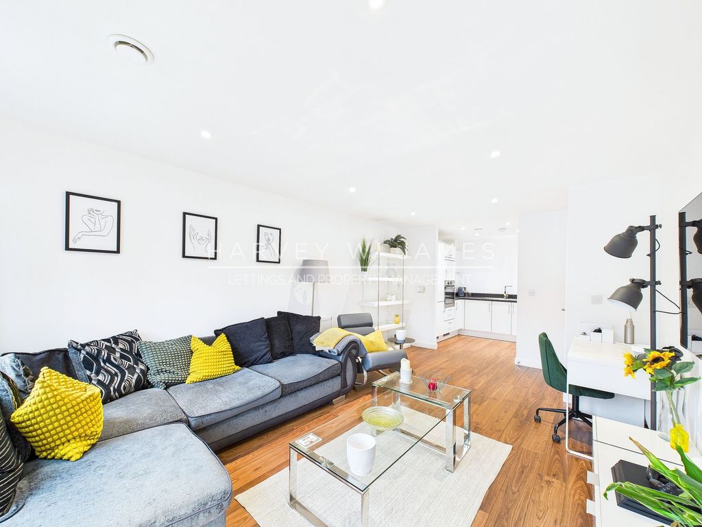 Property photo 2 of 28