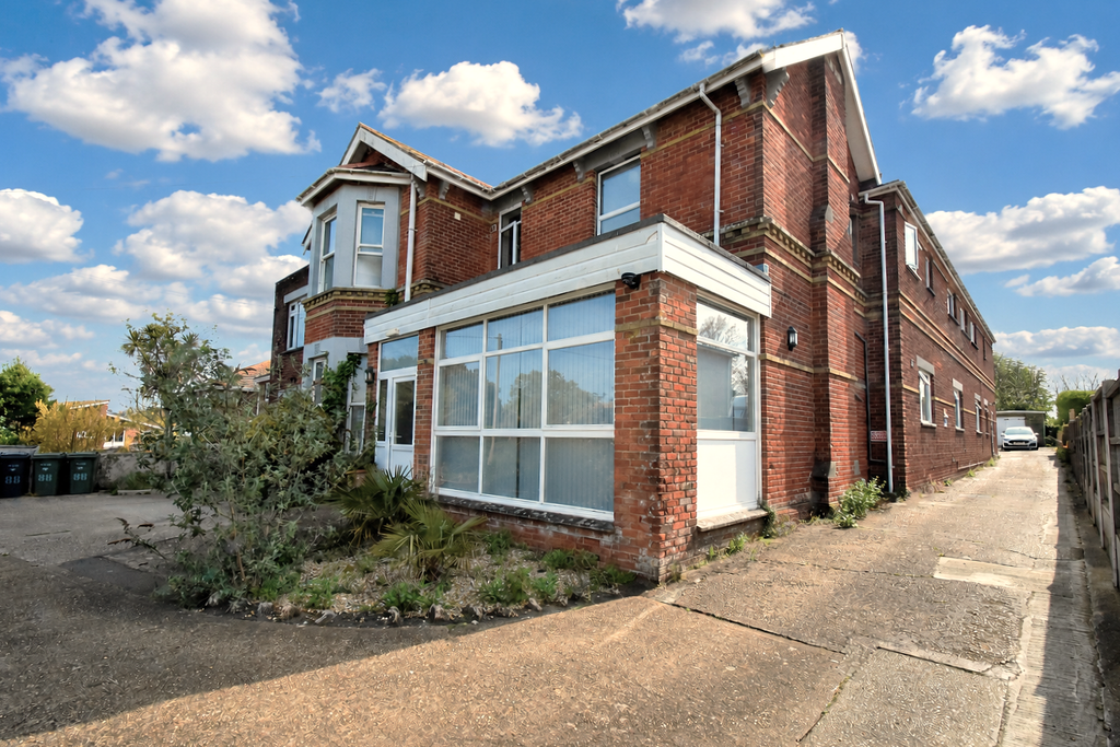 Property photo 1 of 13 Front (Exterior)
