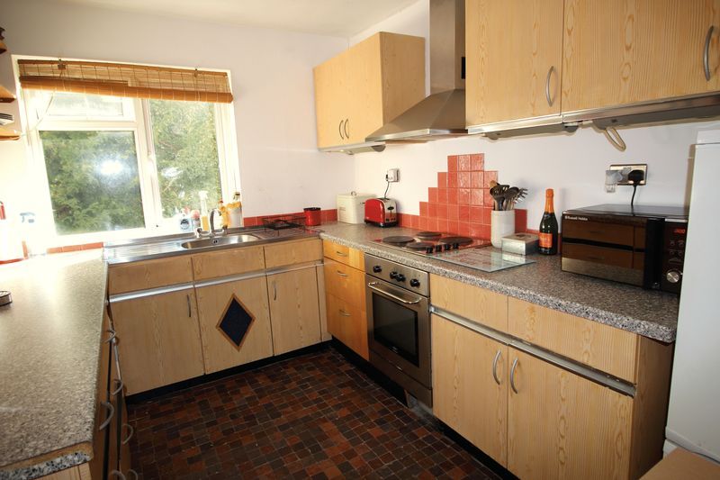 Property photo 2 of 8 Photo 12