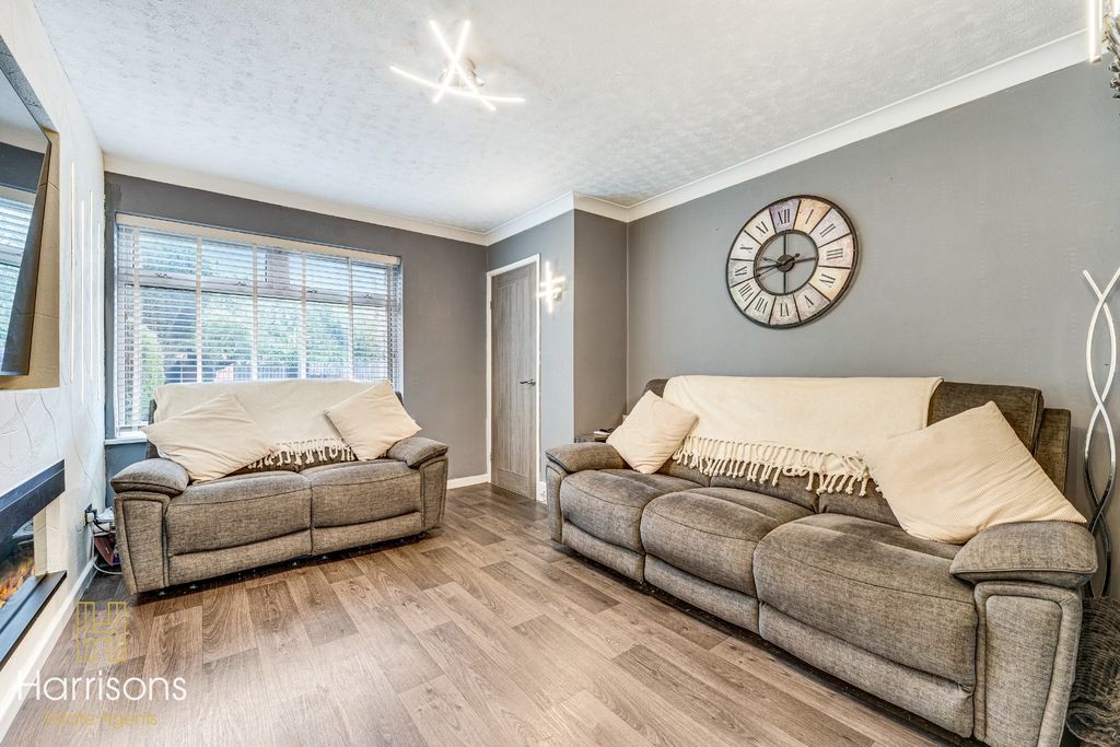 Property photo 3 of 46 5099994
