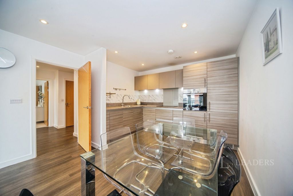 Property photo 2 of 25 Pbox-Img.Jpg