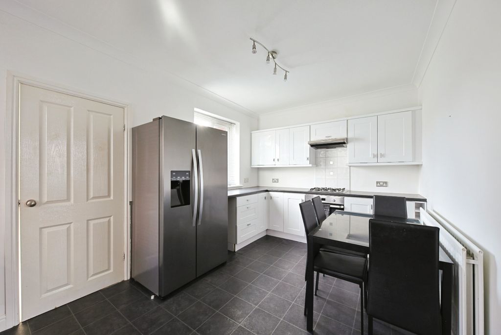 Property photo 3 of 10 3966796
