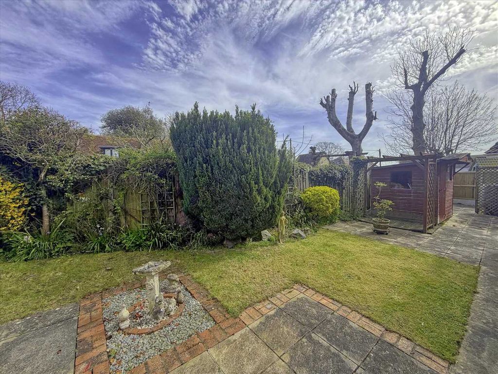 Property photo 2 of 23