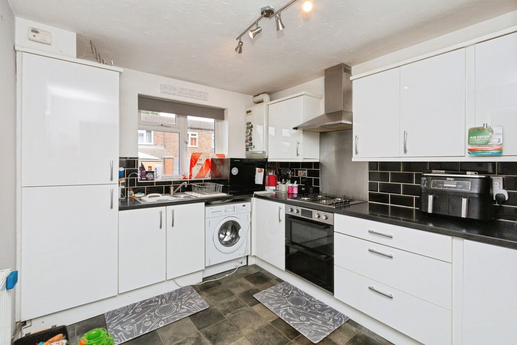 Property photo 2 of 17 Pbox-Img.Jpg