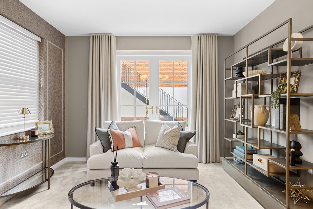 Property photo 3 of 7 Show Home