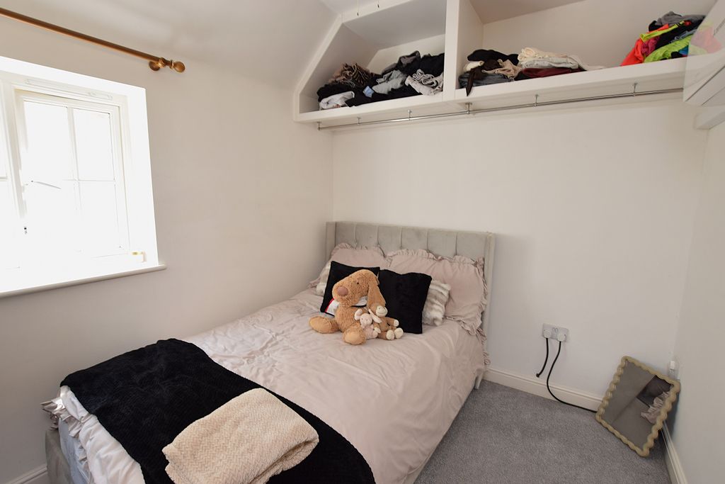 Property photo 3 of 8 Bedroom One