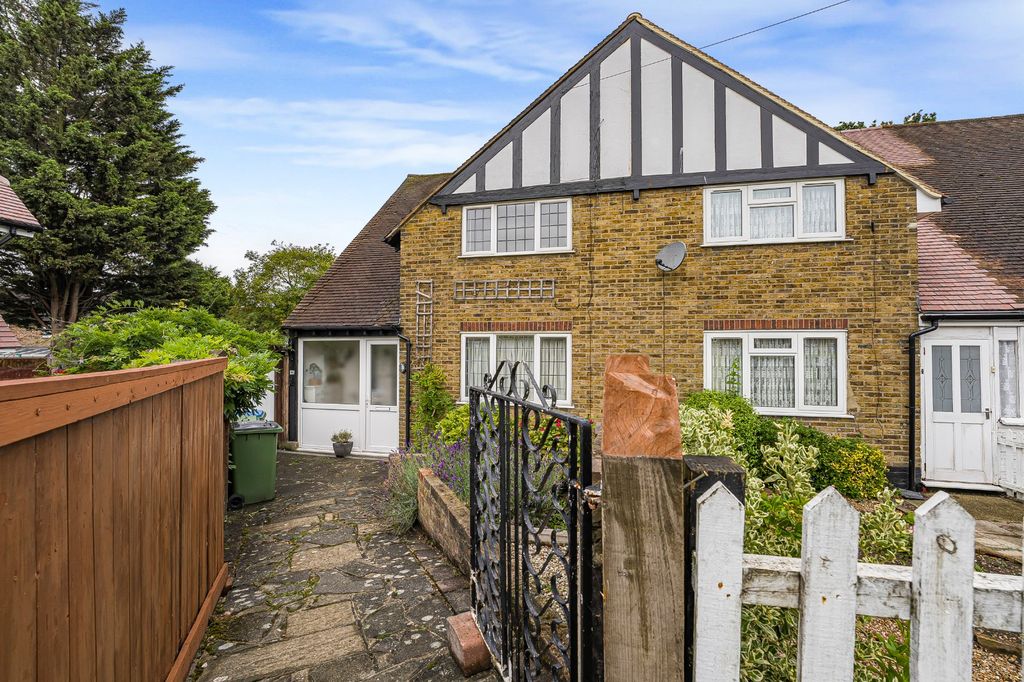 Property photo 1 of 37 Picture No. 24