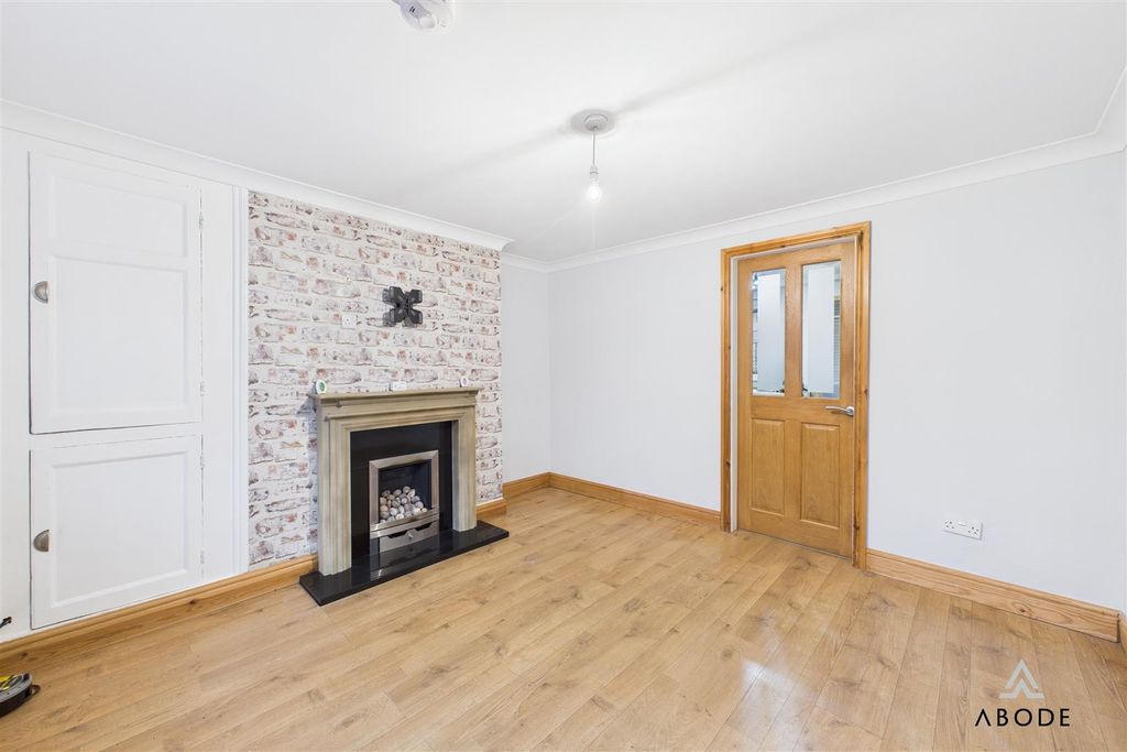 Property photo 3 of 11 Cam02544G0-Pr0329-Still002.Jpg