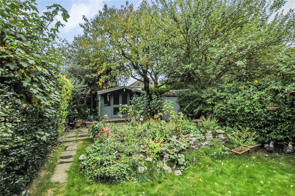 Property photo 2 of 21 Picture No. 19