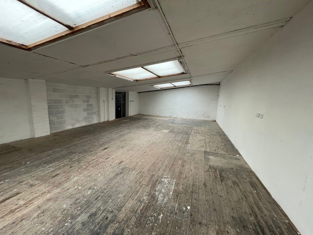 Property photo 3 of 6 Photo 5