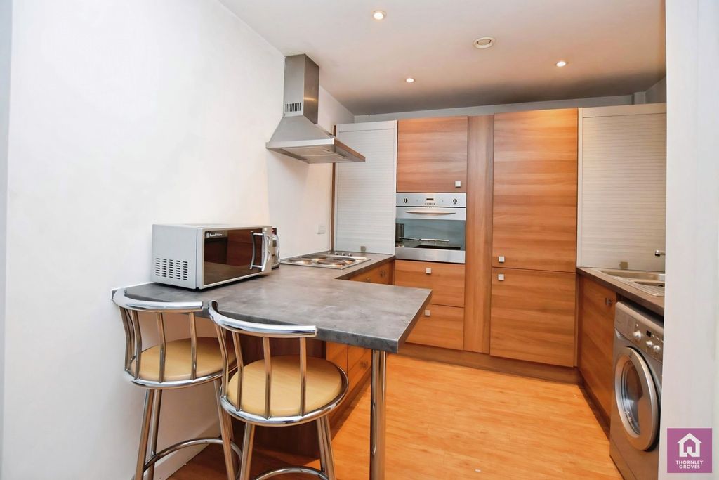 Property photo 3 of 16 Pbox-Img.Jpg