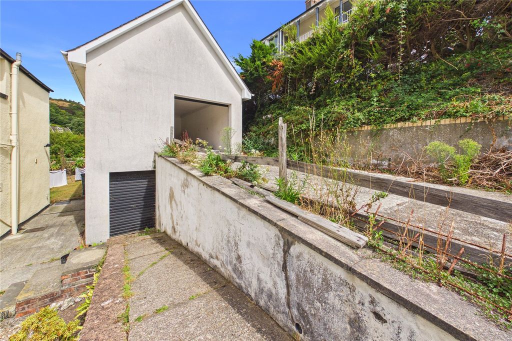 Property photo 1 of 10 Picture No. 05