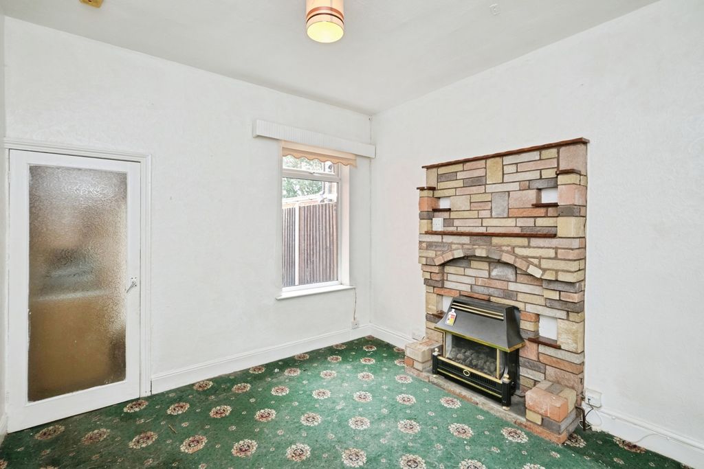 Property photo 2 of 17 Photo