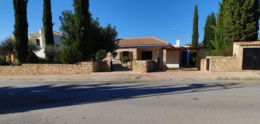 Property photo 3 of 32