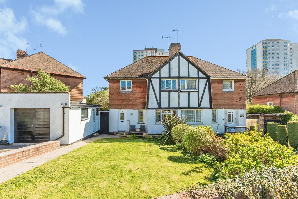 Property photo 1 of 16