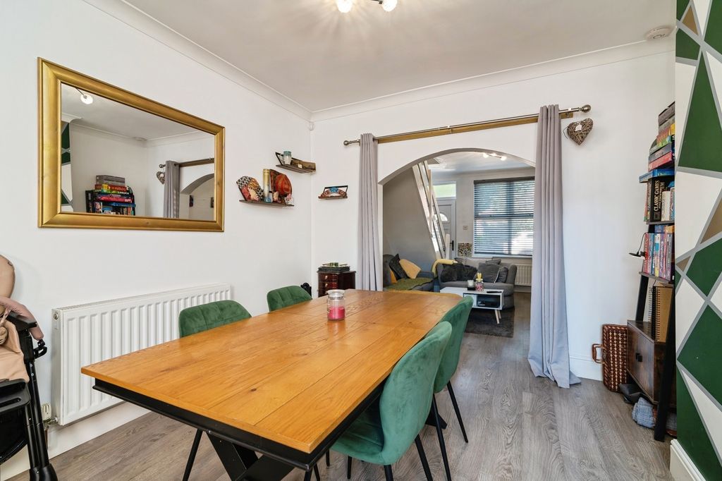 Property photo 3 of 17 Pbox-Img.Jpg
