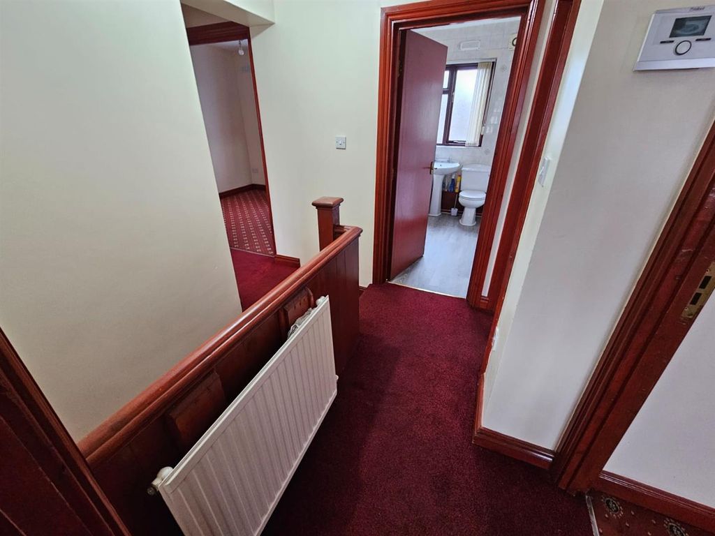 Property photo 3 of 13 Img-20251222-Wa0006.Jpg