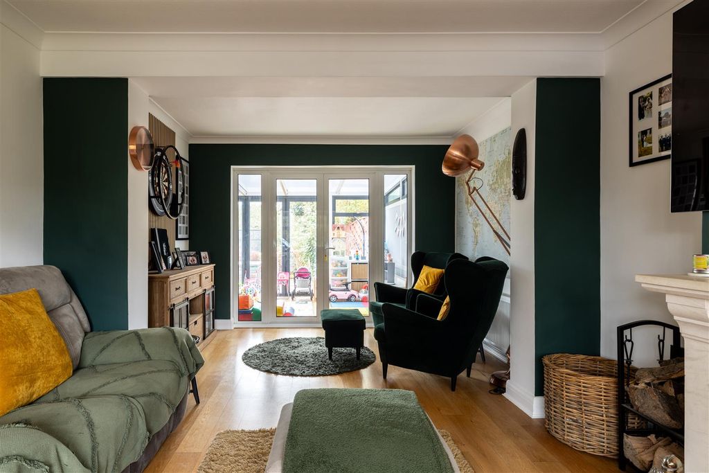 Property photo 2 of 32