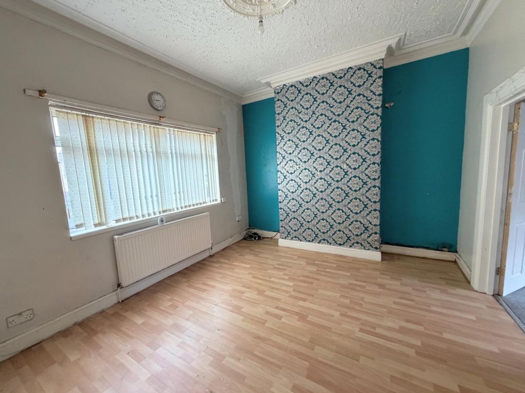 Property photo 2 of 9 Lounge