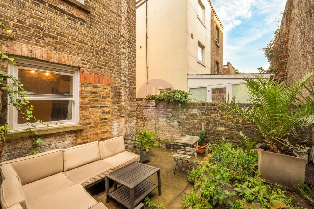 Property photo 2 of 11 Picture No. 12