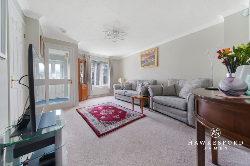 Property photo 3 of 22 Helen Thompson Close, Iwade - Lounge