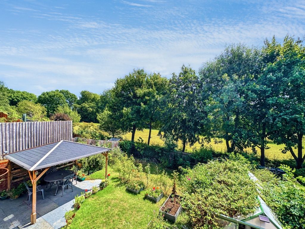 Property photo 2 of 39 3849524