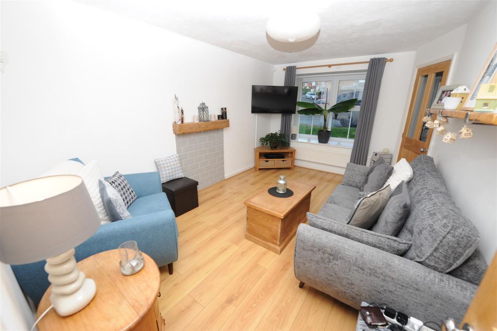 Property photo 2 of 17