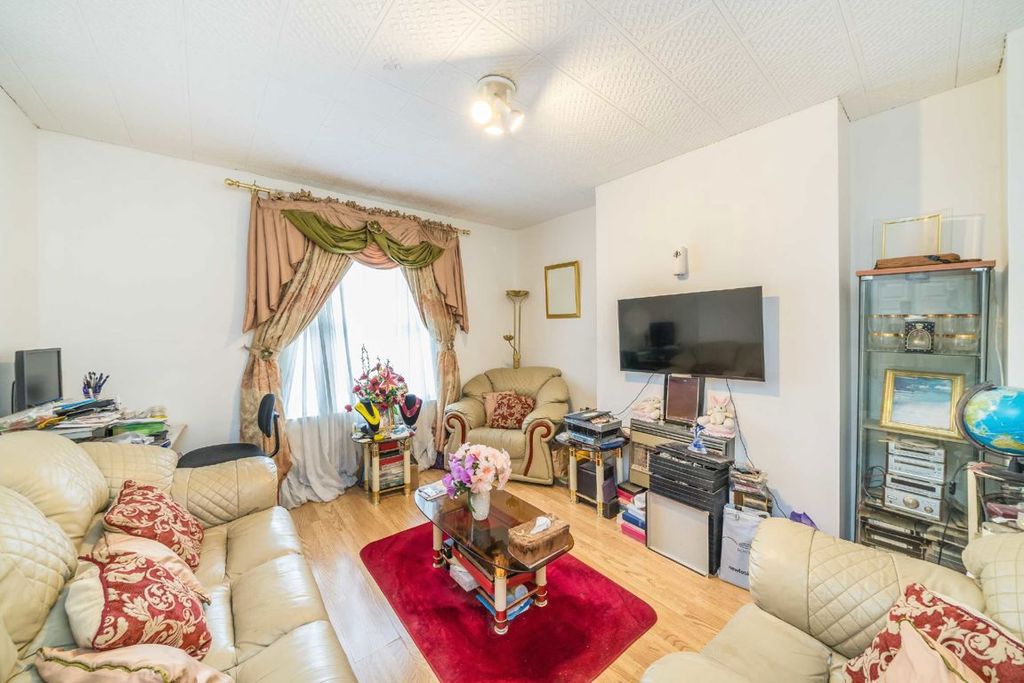 Property photo 2 of 6