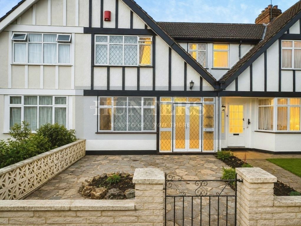 Property photo 1 of 10 Pbox-Img.Png