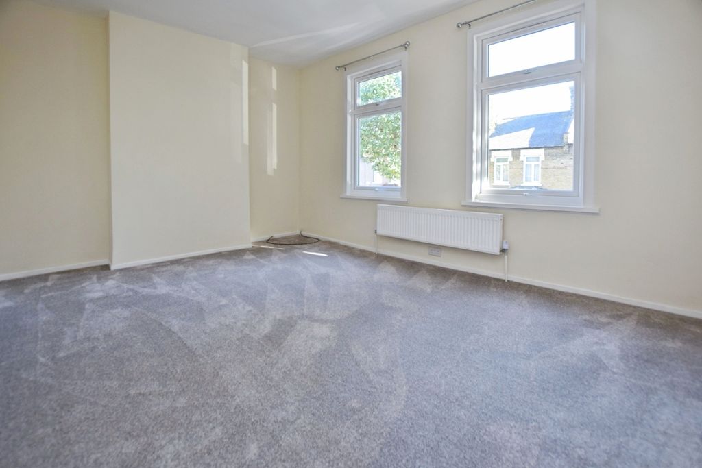 Property photo 3 of 10 Pbox-Img.Jpg